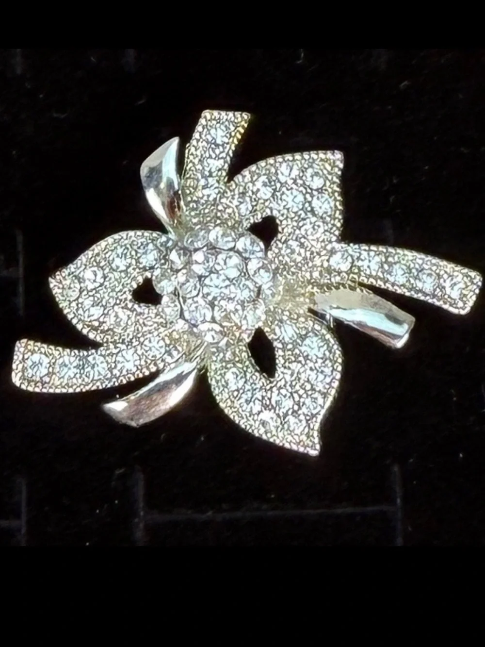 Elegant Silvertone bling Floral Brooch